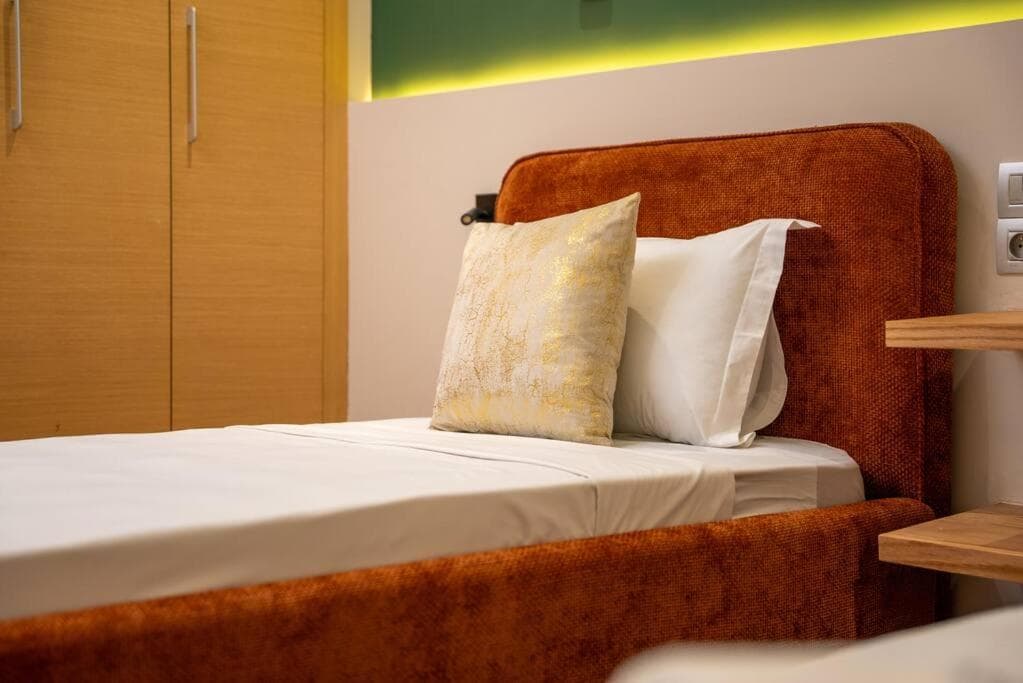 Sophisticated 3BR with Ample Space & Top Amenities