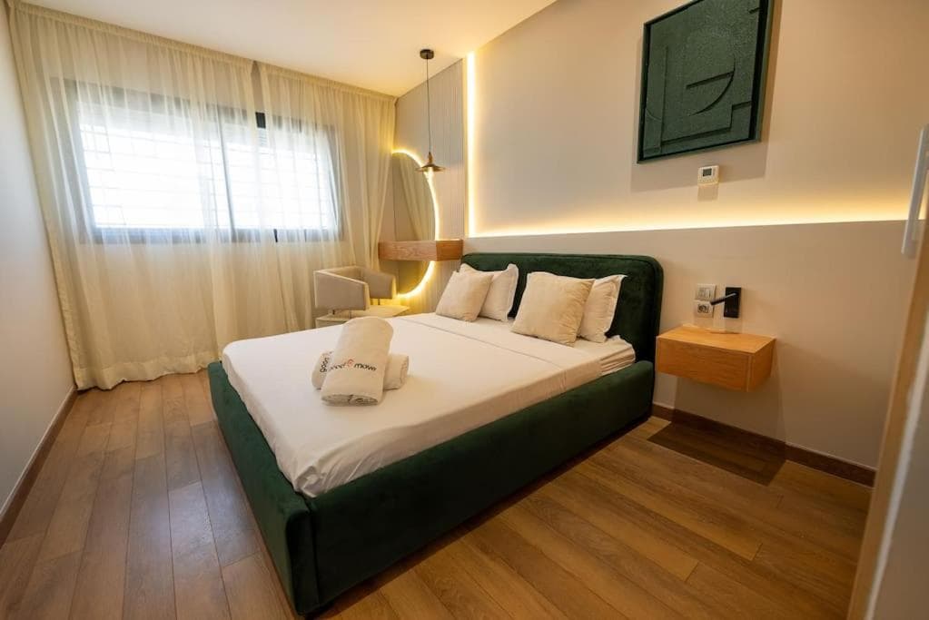 Sophisticated 3BR with Ample Space & Top Amenities