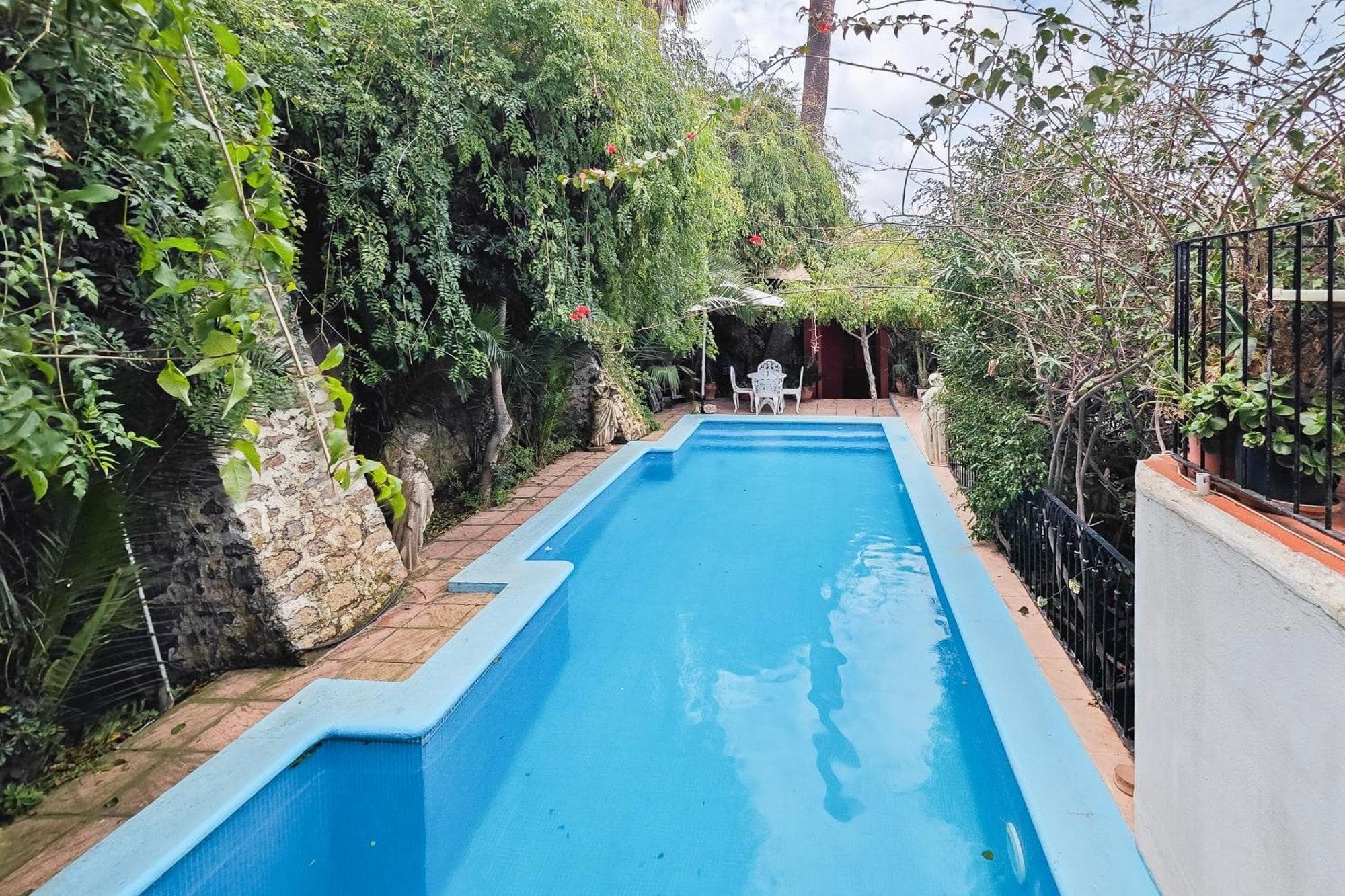 Navila Estudio en la piscina, 