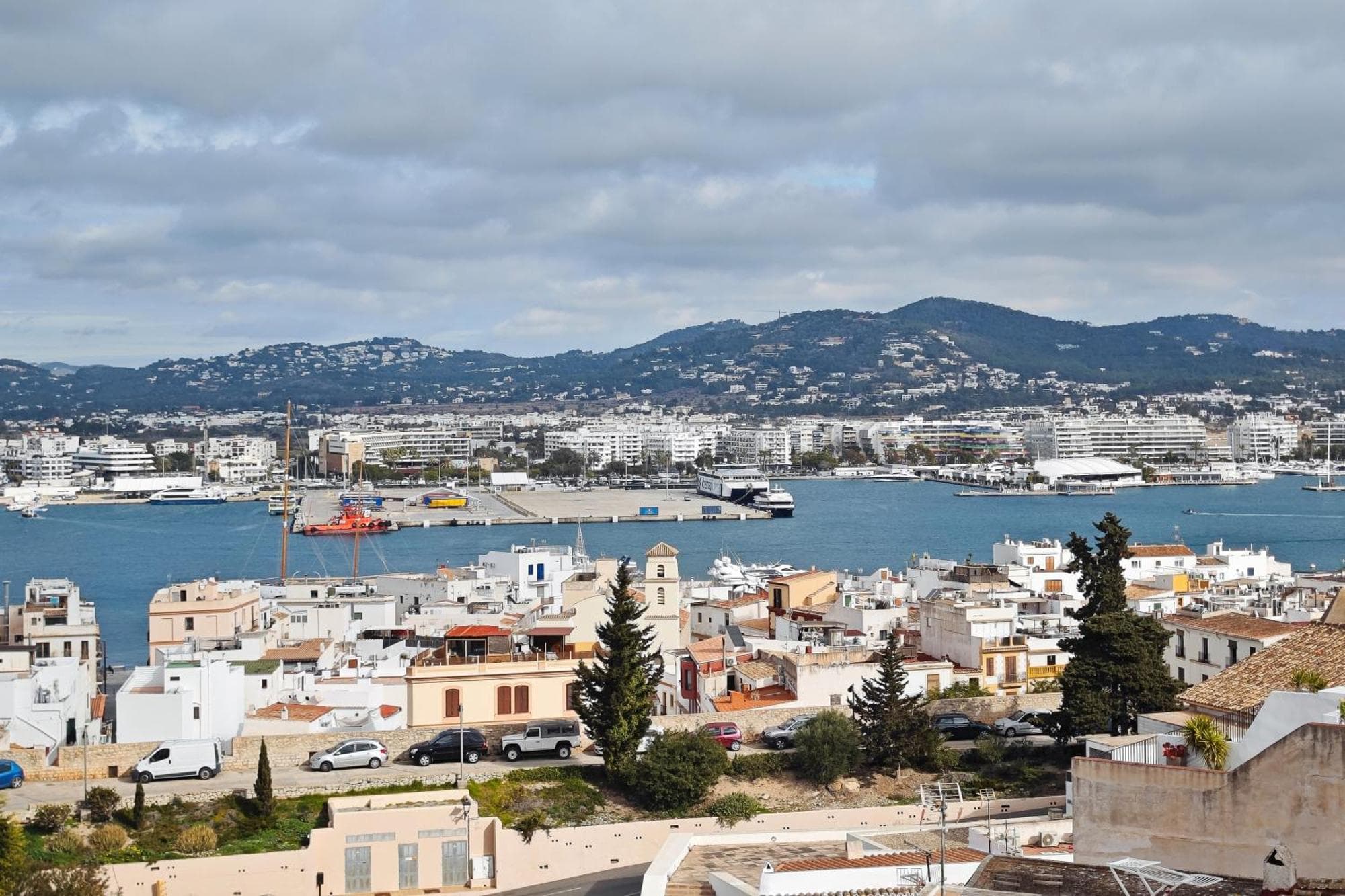 Navila Estudio en la piscina, 