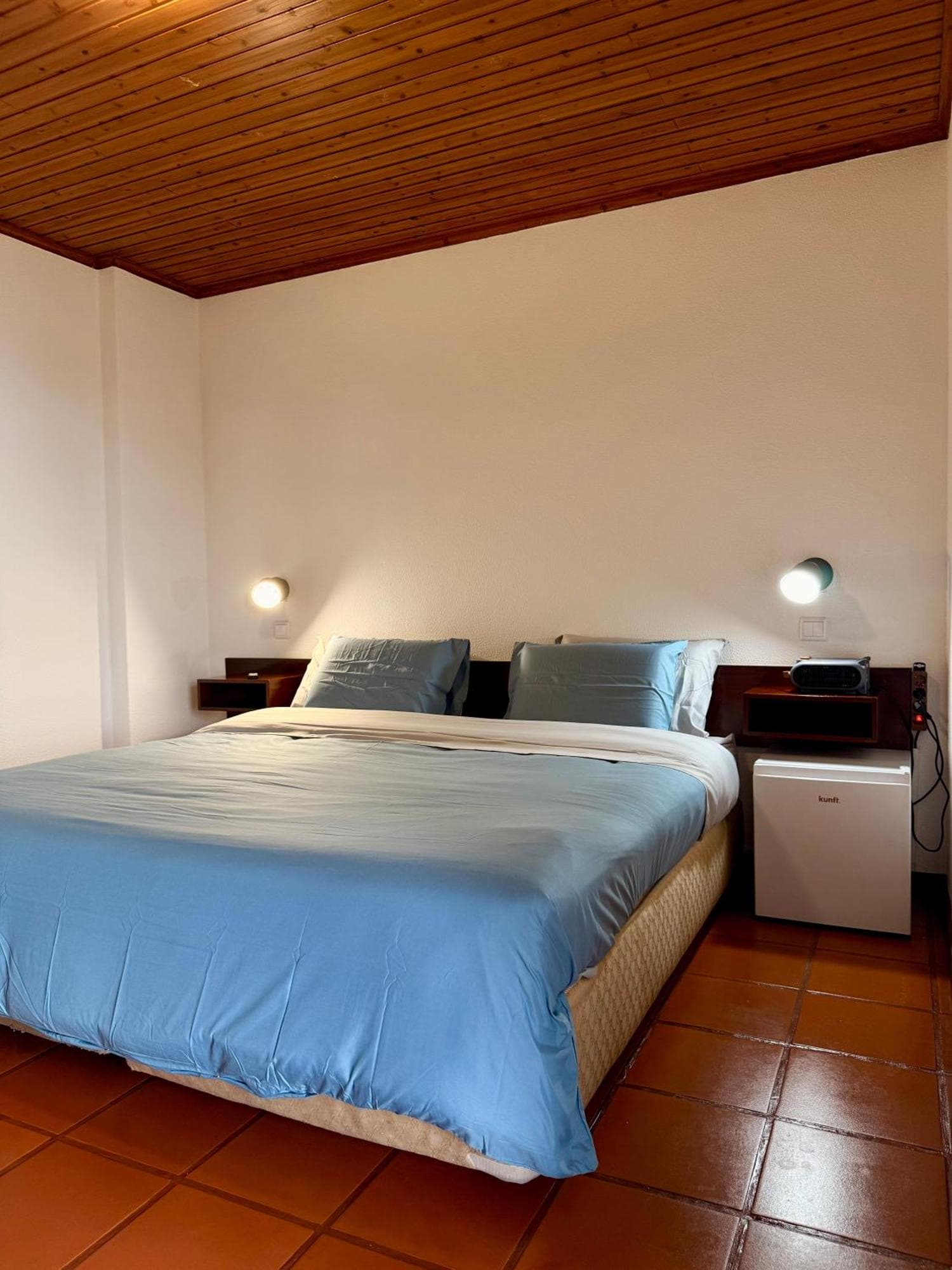 Habitación con estacionamiento y baño privado, 