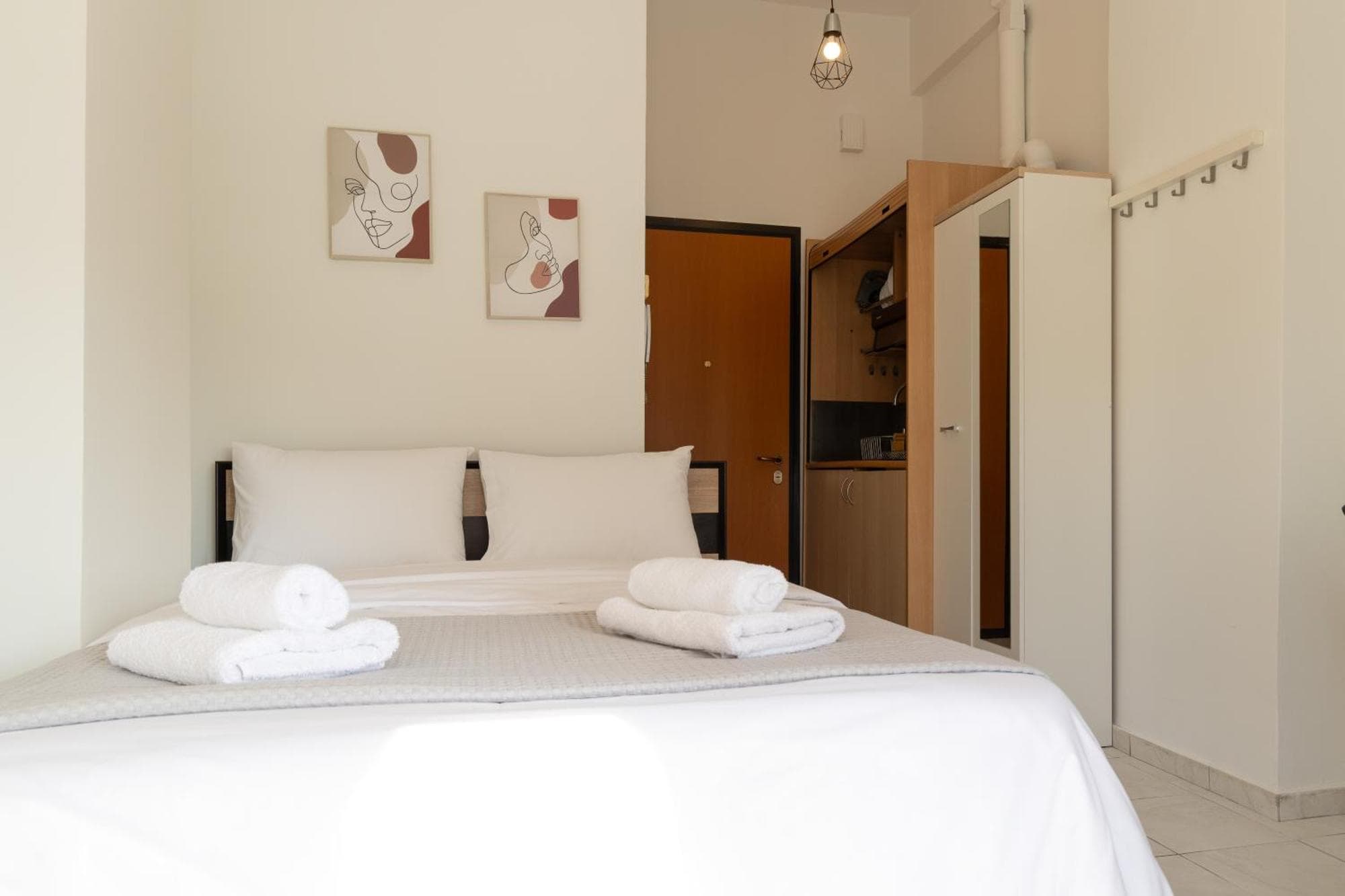 SKG City View Studio #2, 