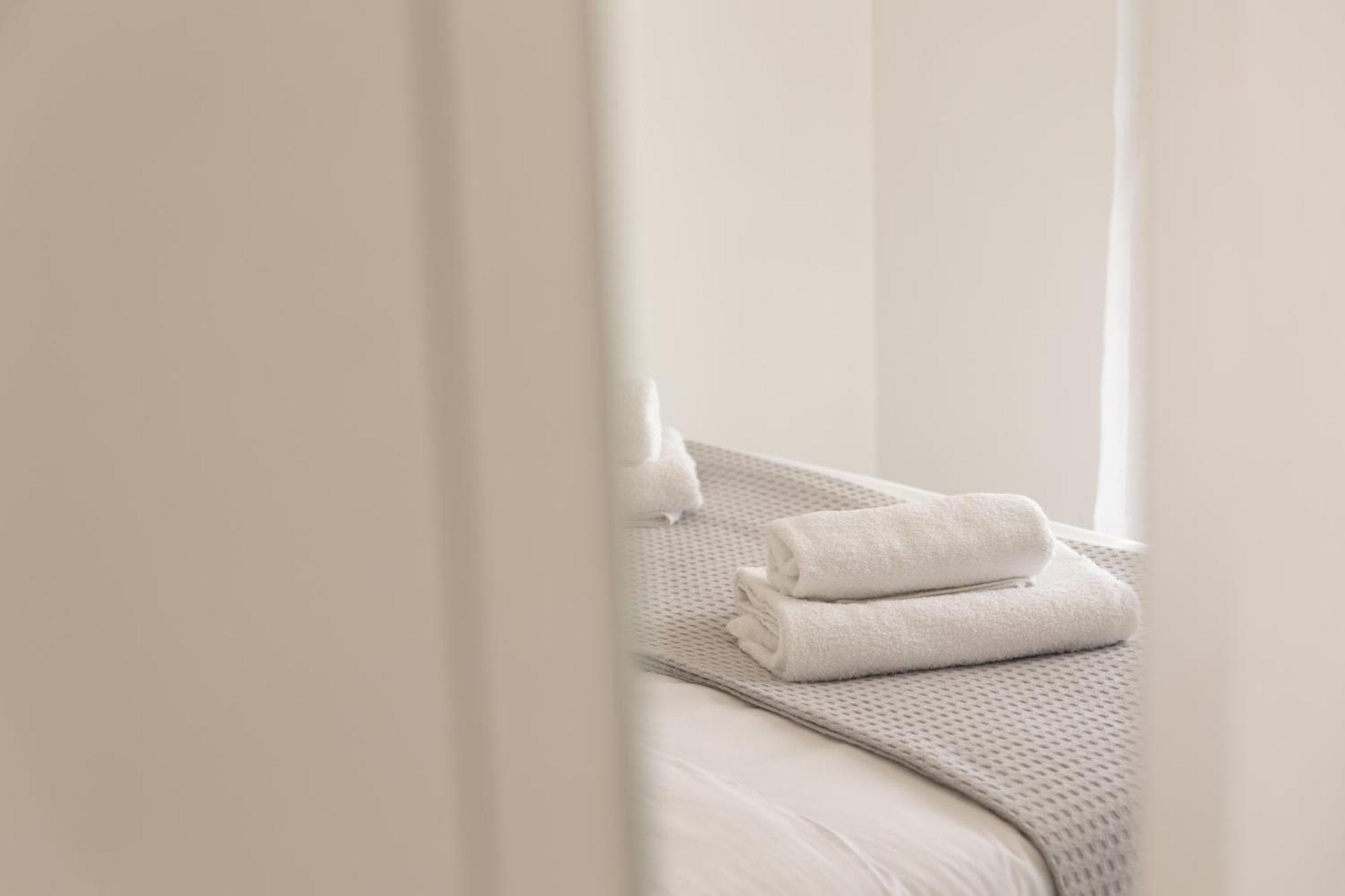 SKG City View Studio #2, 