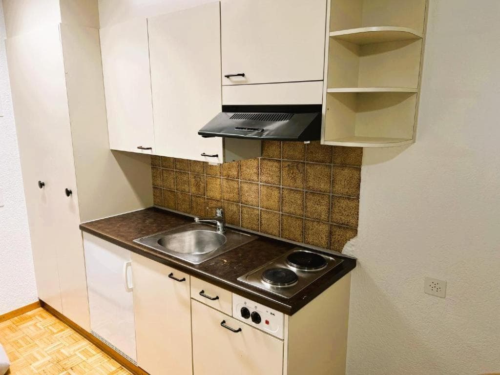 Zurich City Center Apartments next to Zurich HB Main Train Station LA - Self Checkin