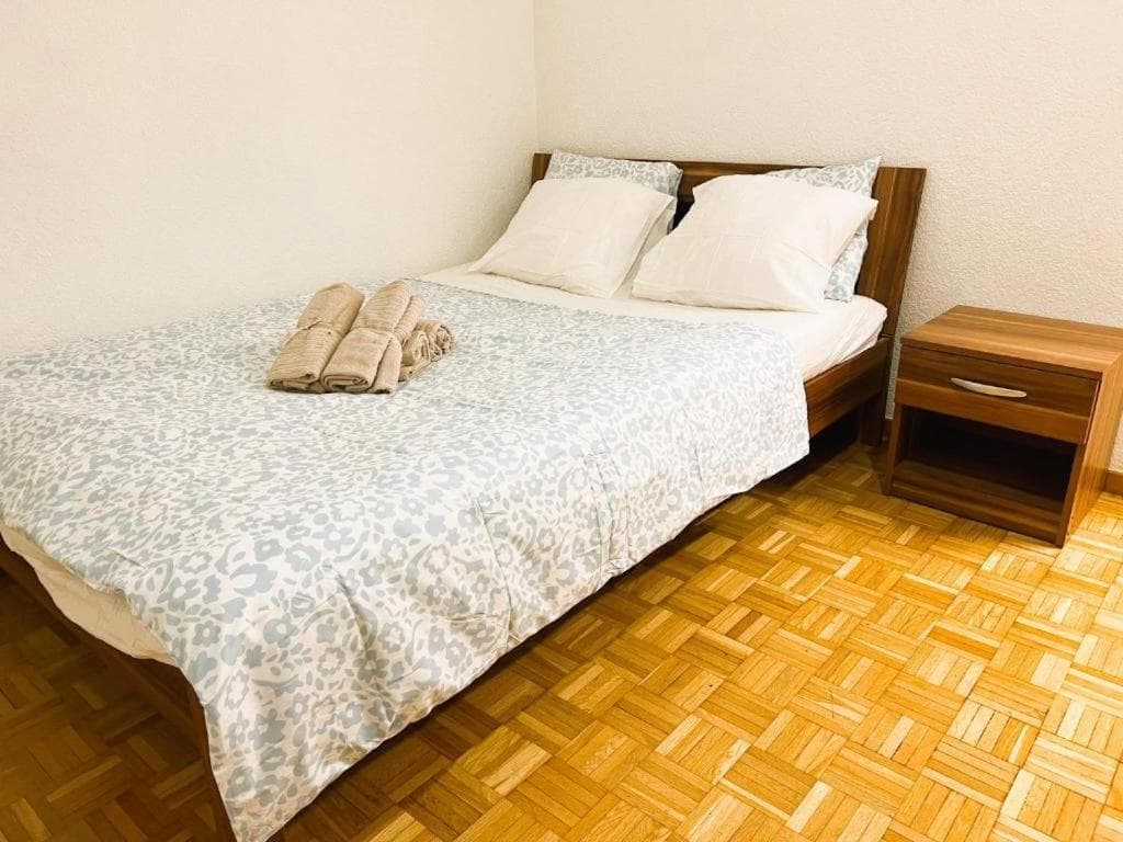 Zurich City Center Apartments next to Zurich HB Main Train Station LA - Self Checkin