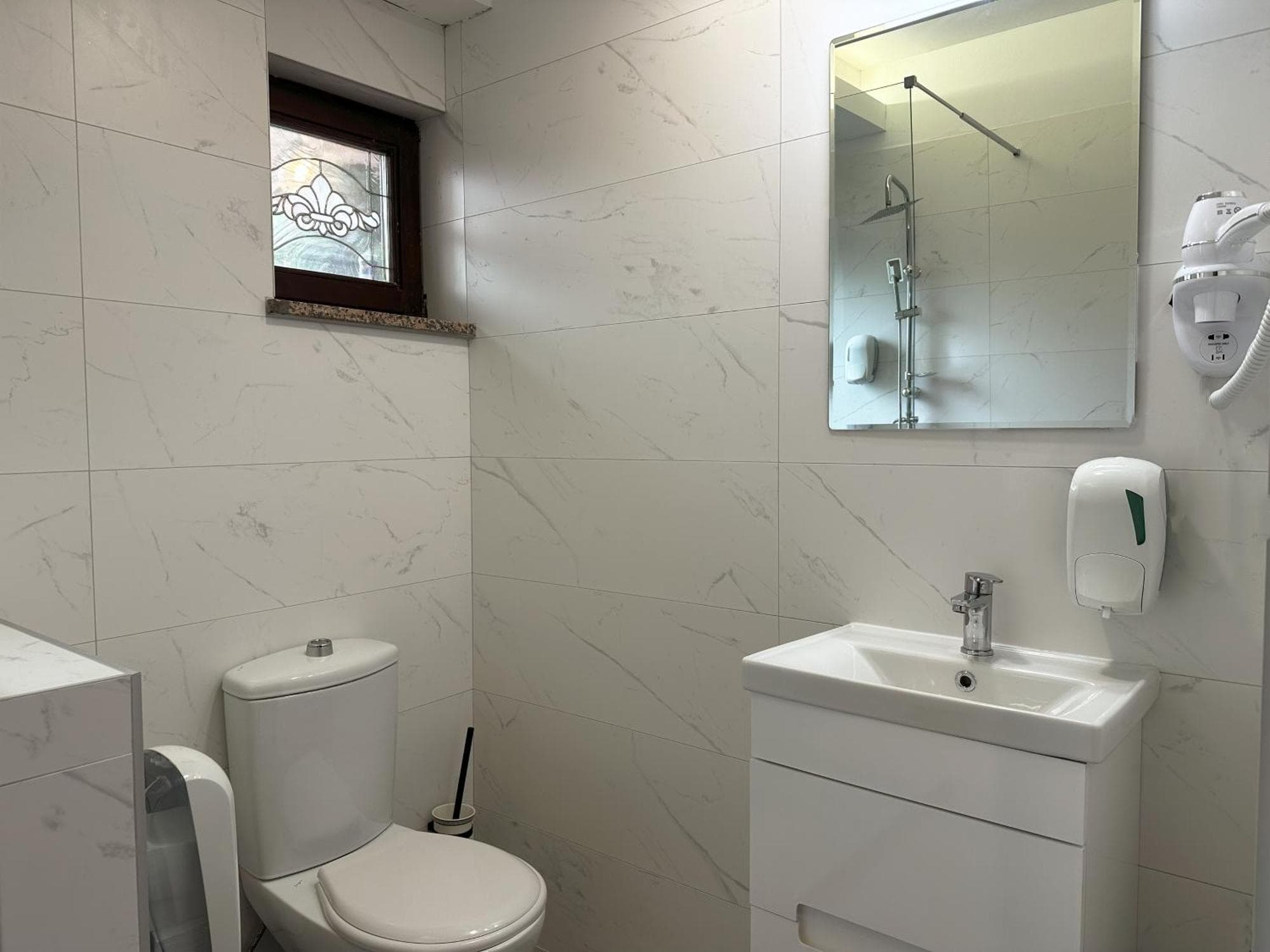 Hillside Garden by Sienna, 