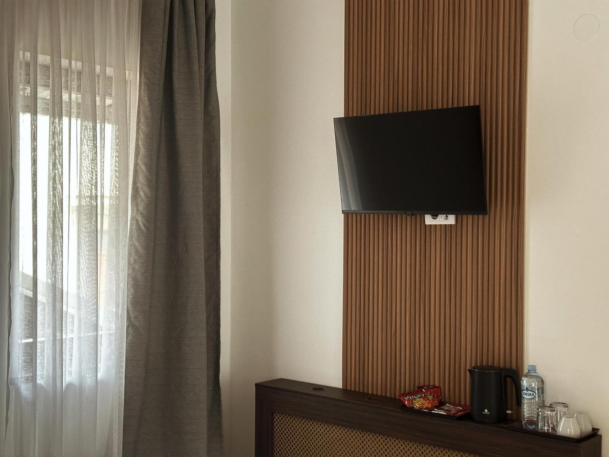 Hillside Garden by Sienna, 