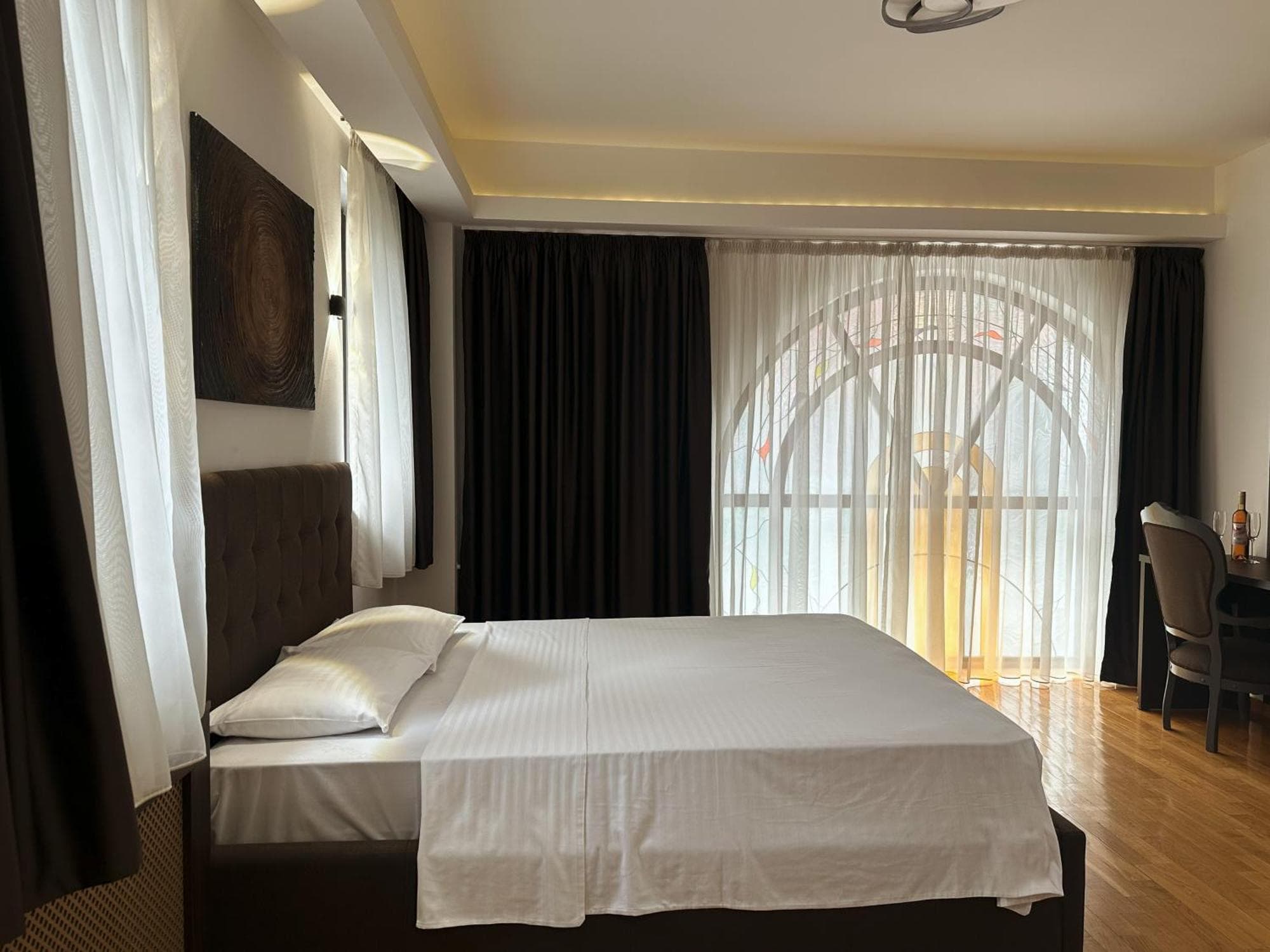 Hillside Garden by Sienna, 