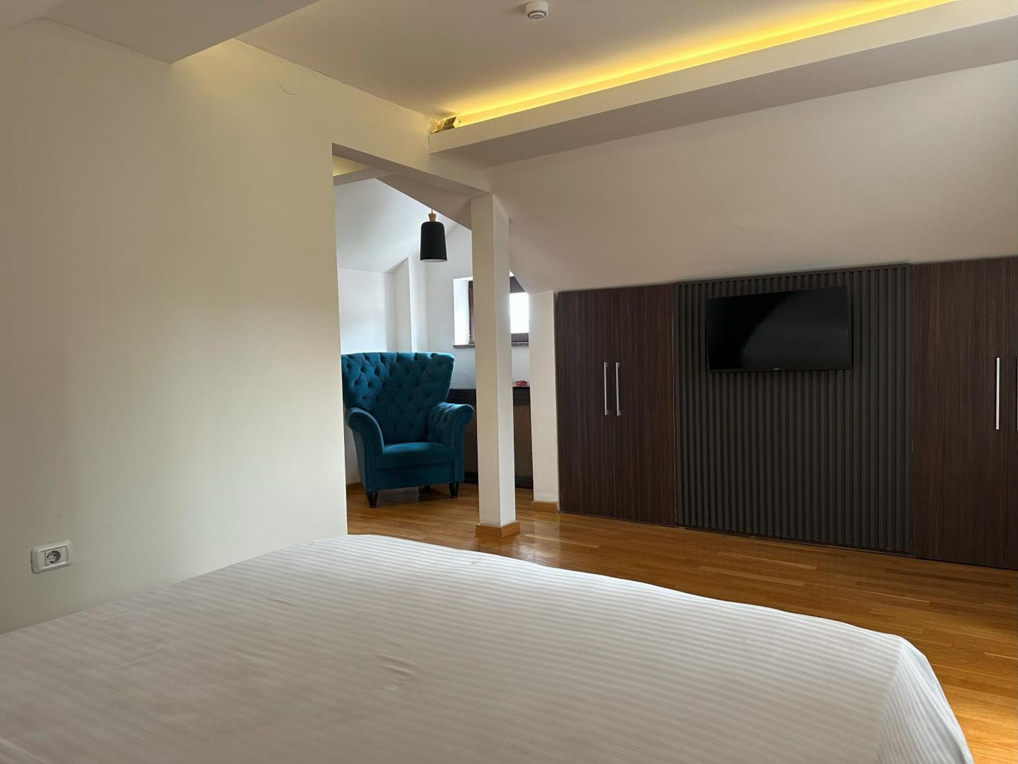 Hillside Garden by Sienna, 