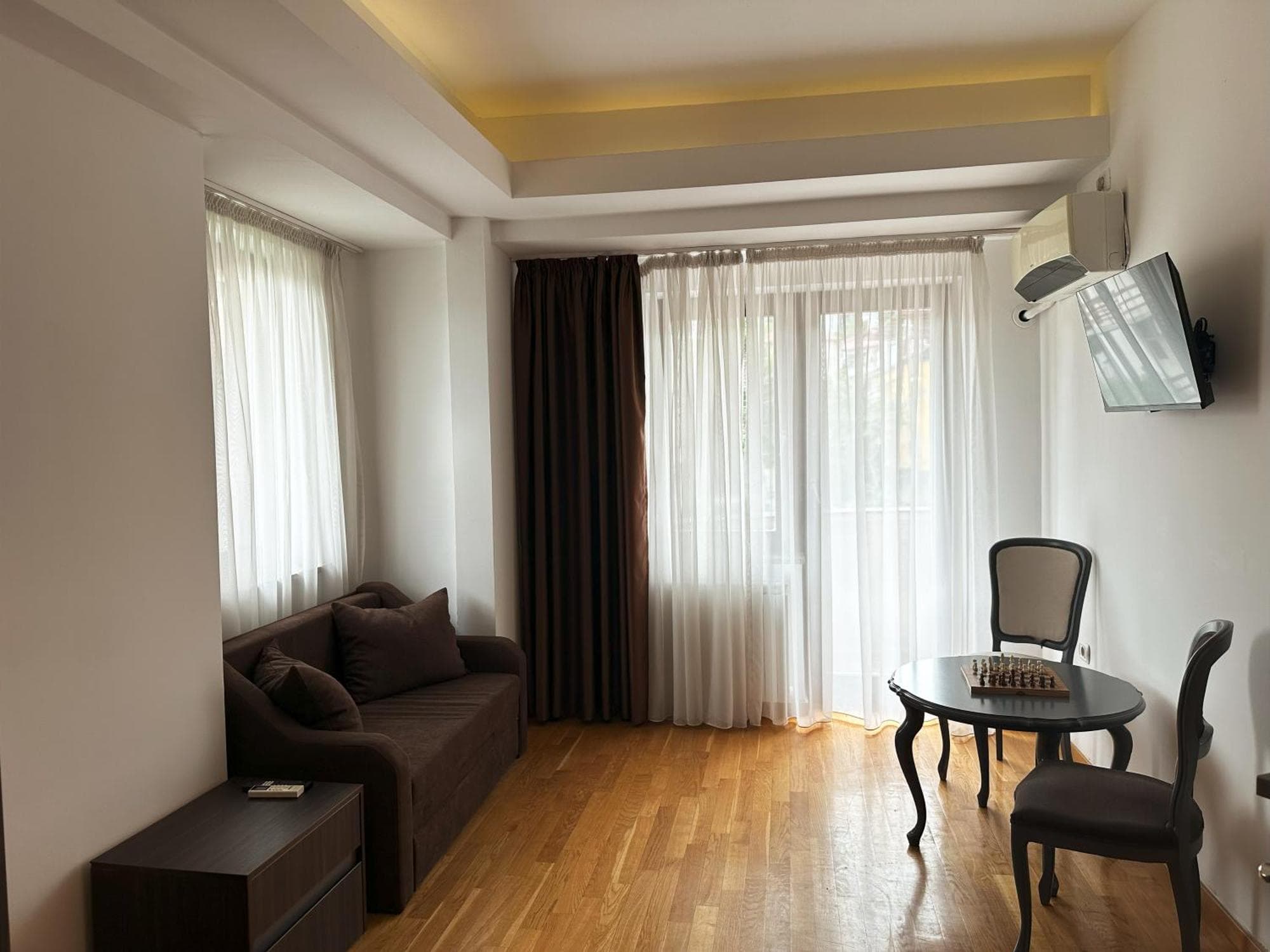 Hillside Garden by Sienna, 