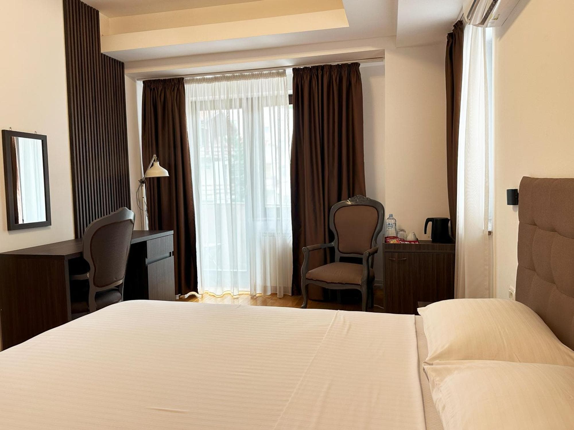 Hillside Garden by Sienna, 