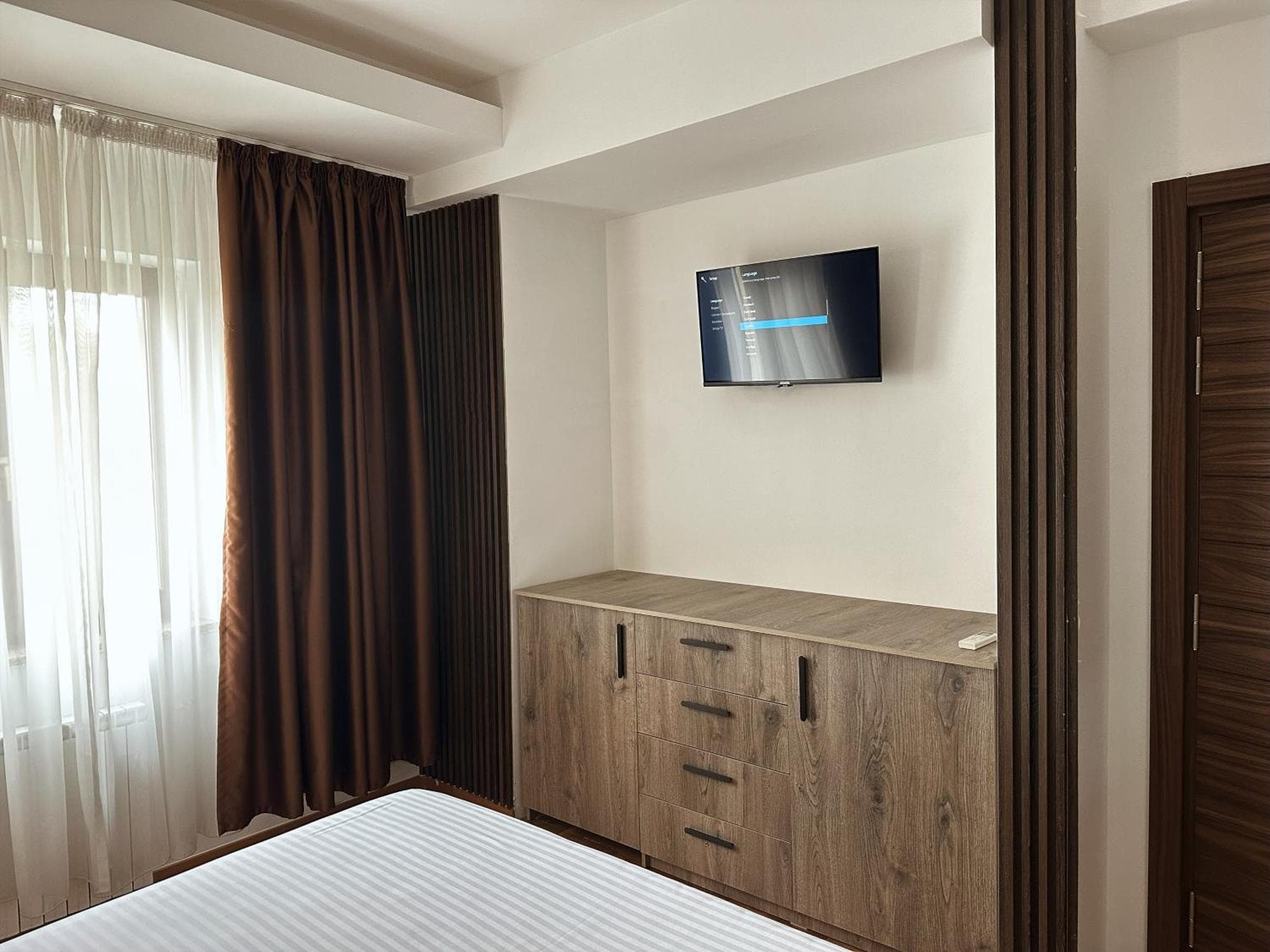 Hillside Garden by Sienna, 