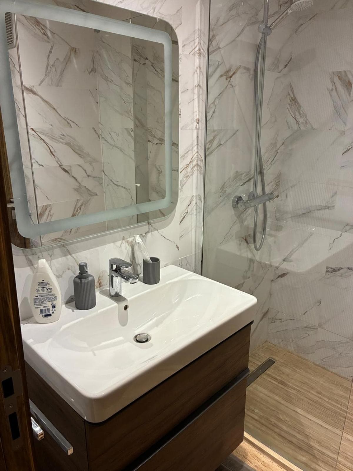 Apartment and family residence 2 bedrooms, pools