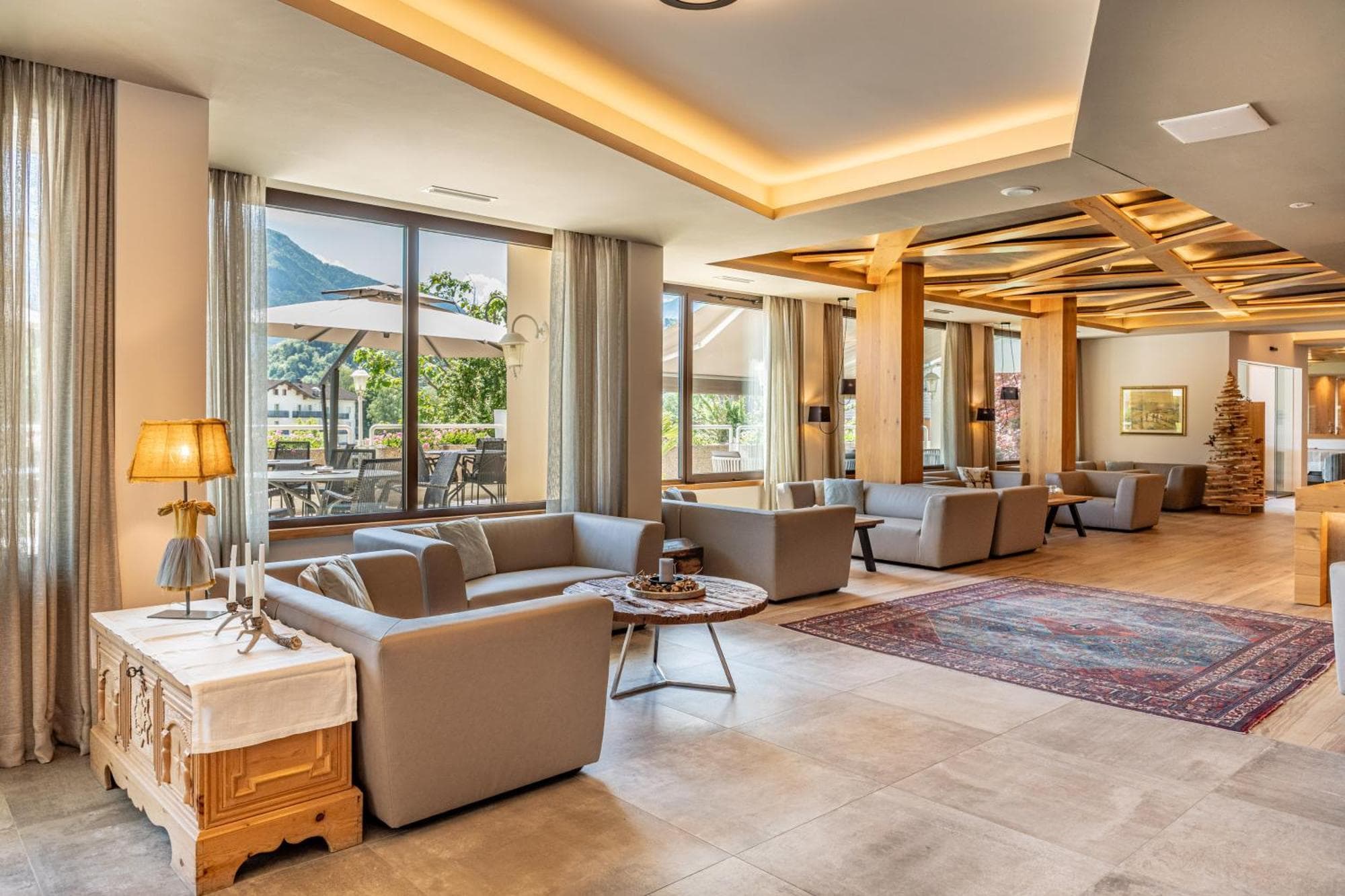 Hotel Ambassador