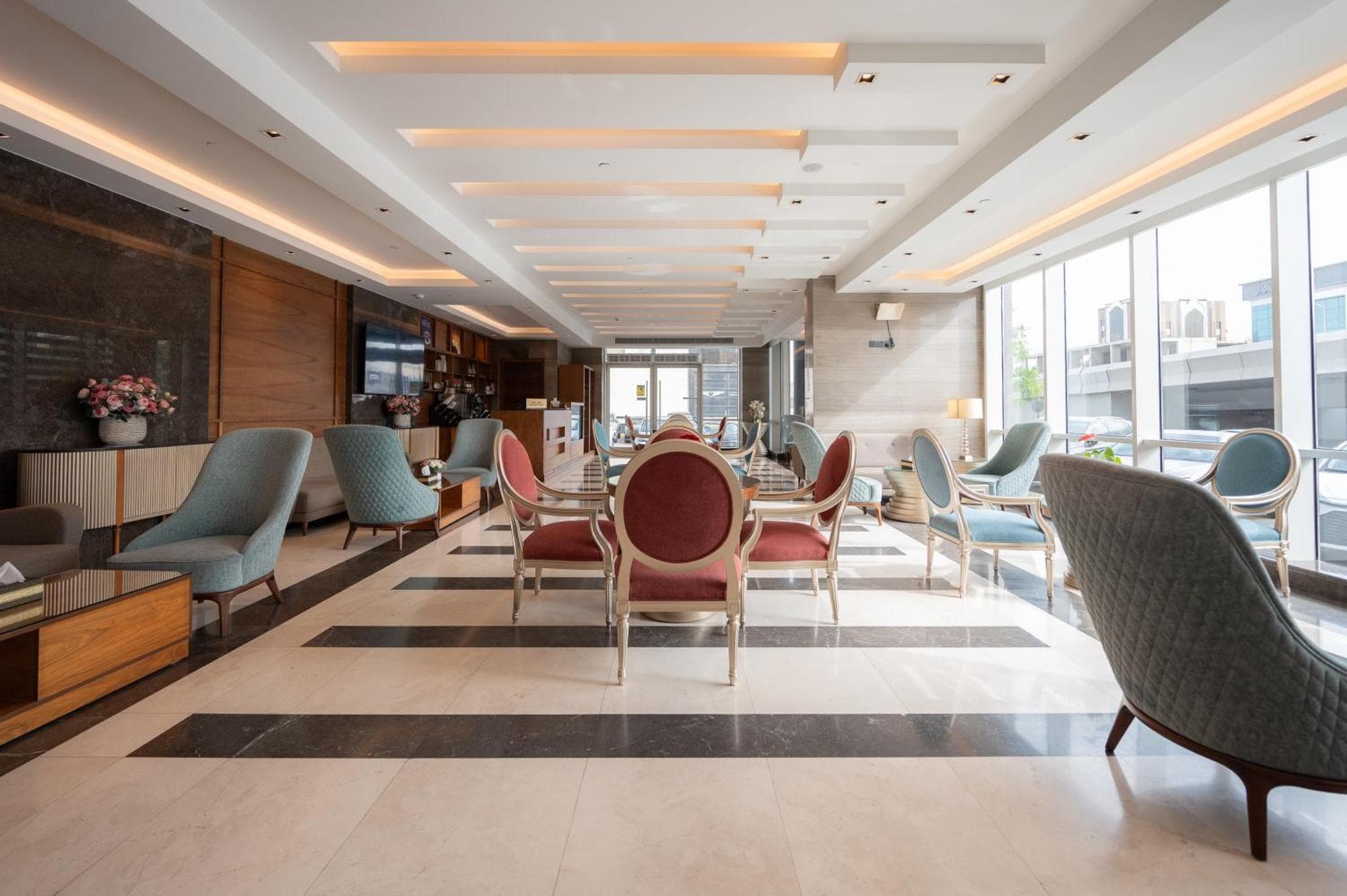 Weekend Hotel Sari