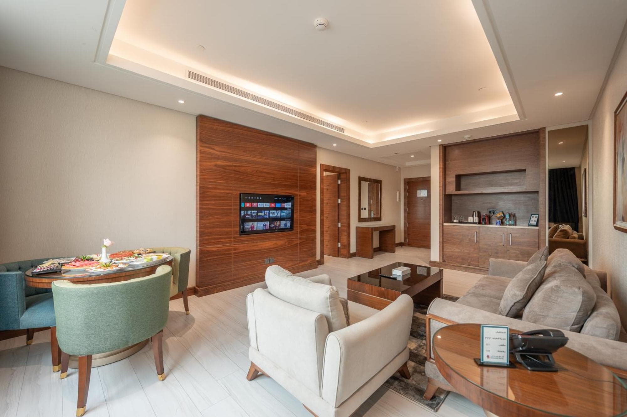 Weekend Hotel Sari
