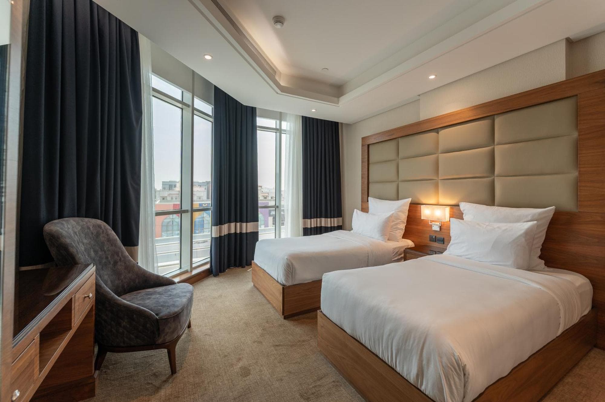 Weekend Hotel Sari