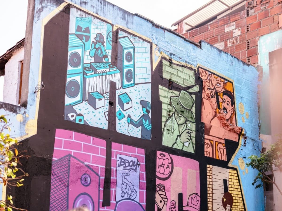 2-Day Private Medellín Cultural Experience: From Coffee Traditions to Urban Beats