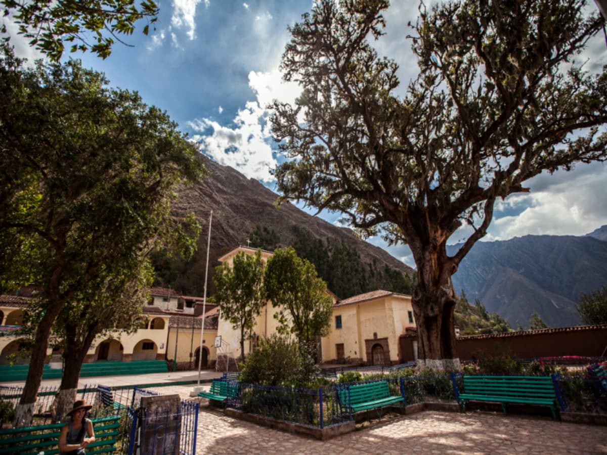 2-Day Private Sacred Valley Experience: Waterfall, Hummingbirds & Chinchero