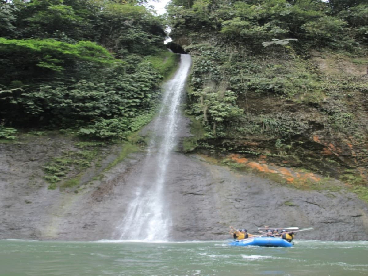 2-Day Pacuare Whitewater Rafting