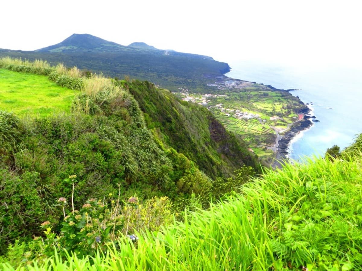 3-Day Essence of Faial: Volcanoes, Craters & Atlantic Horizons
