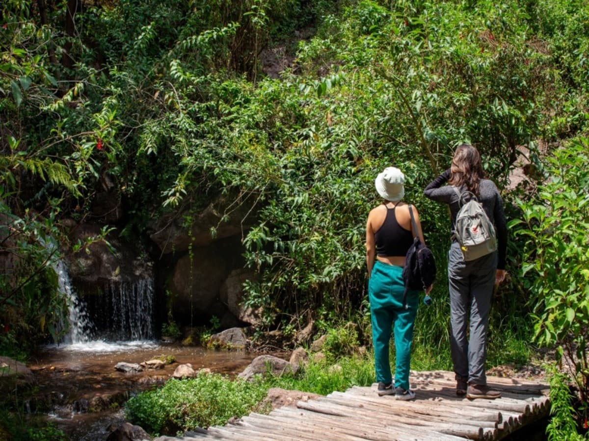 2-Day Private Sacred Valley Experience: Waterfall, Hummingbirds & Chinchero