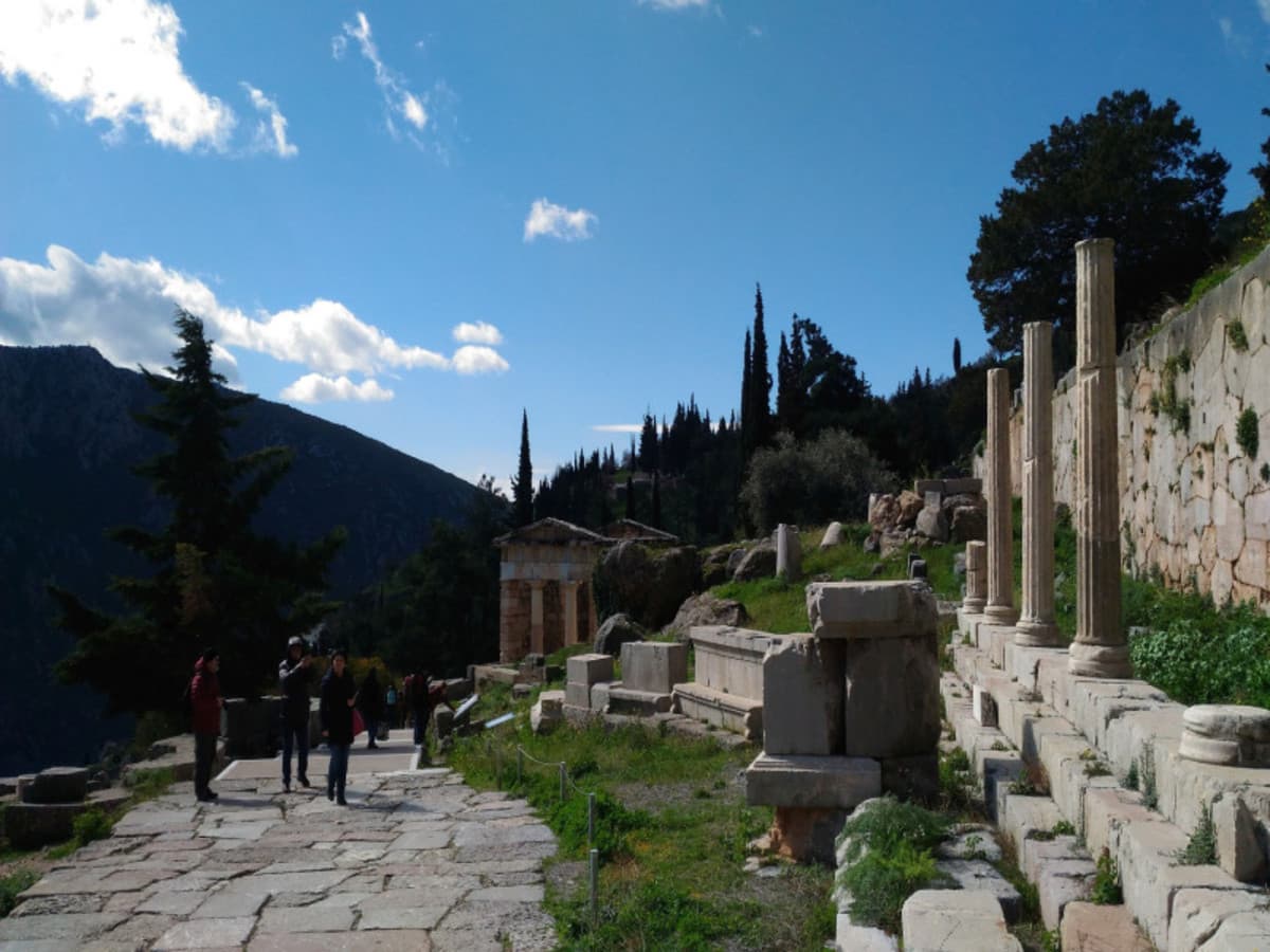 Tour Delfi e Monasteri delle Meteore da Atene