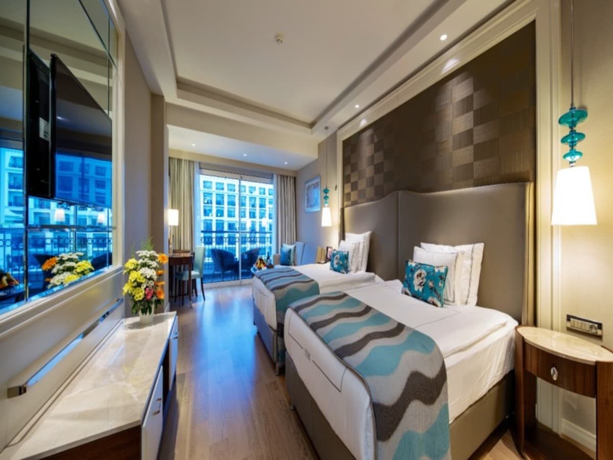 Istanbul & Titanic Deluxe Belek Golf Experience Package