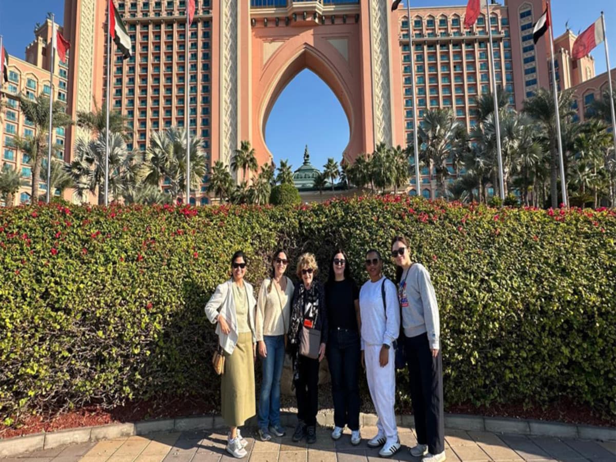 UAE & OMAN Escorted Tours: From Modernism to Traditions