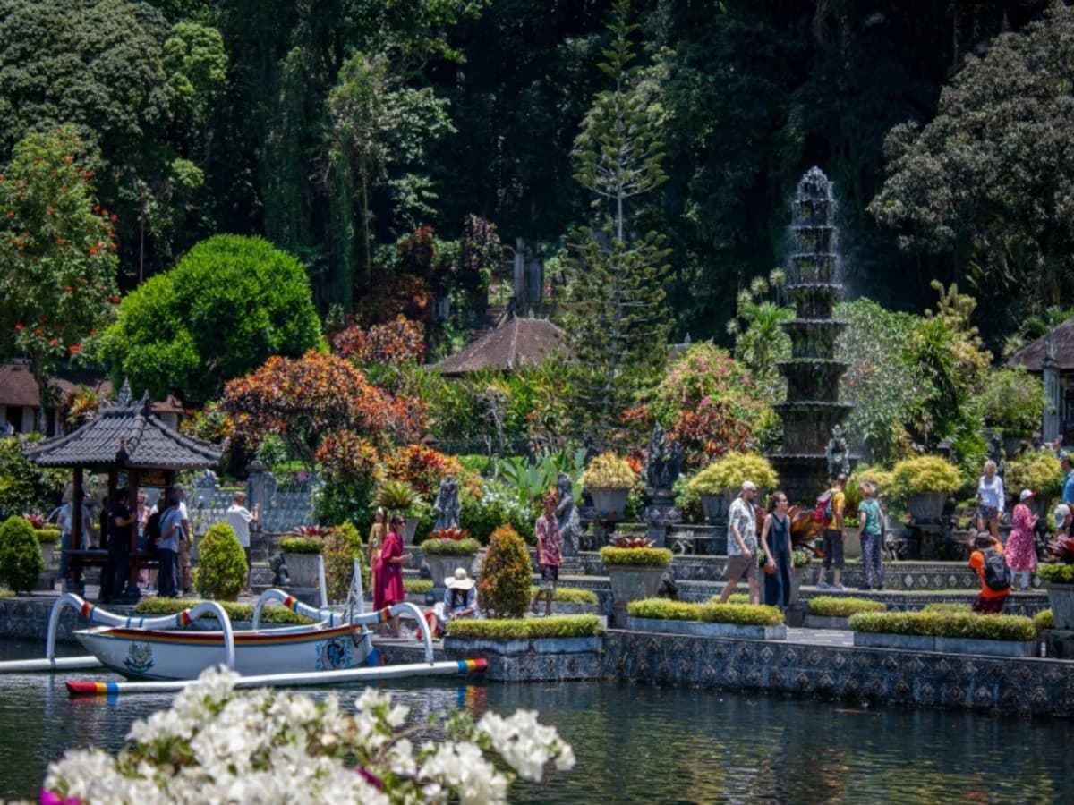 Kastala Trekking & Water Royal Palace