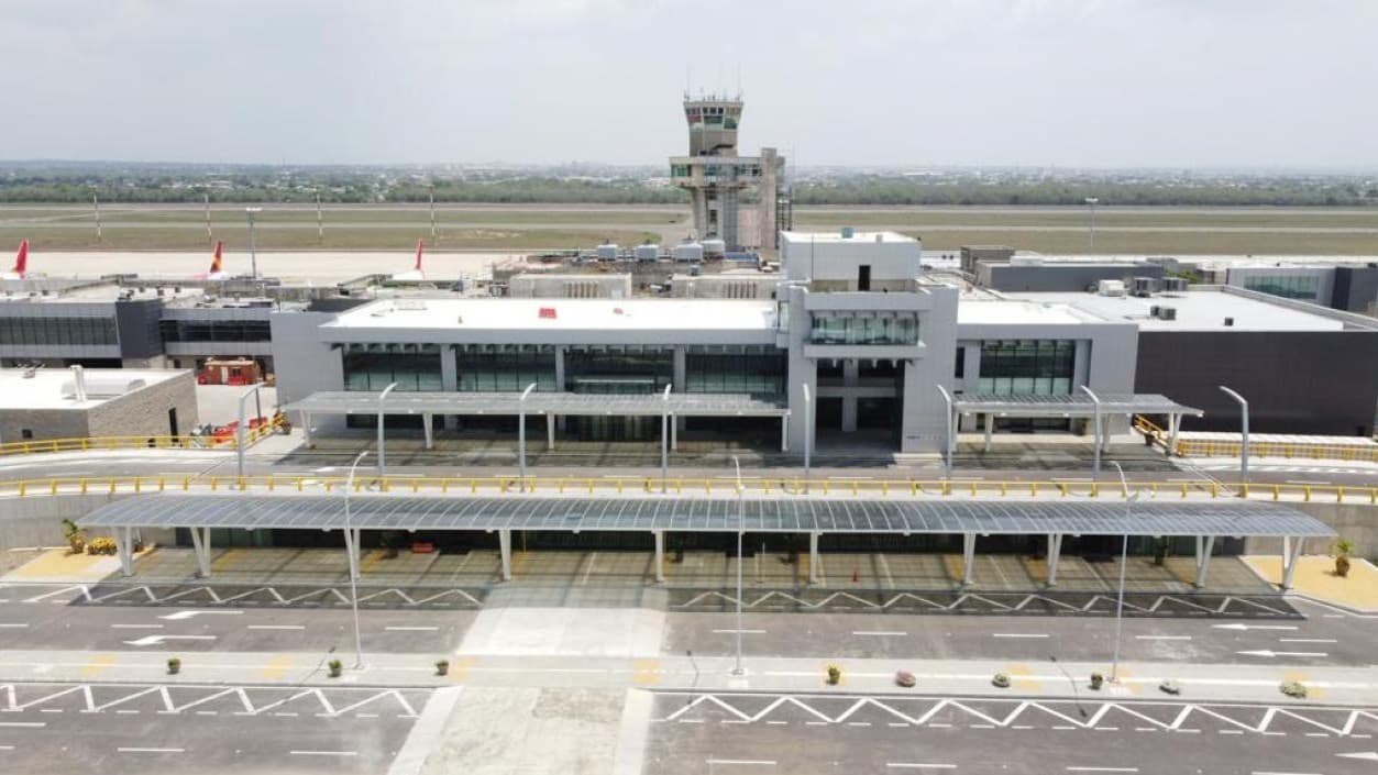 Transfer from Hotel Atrium Plaza to Ernesto Cortissoz (BAQ)