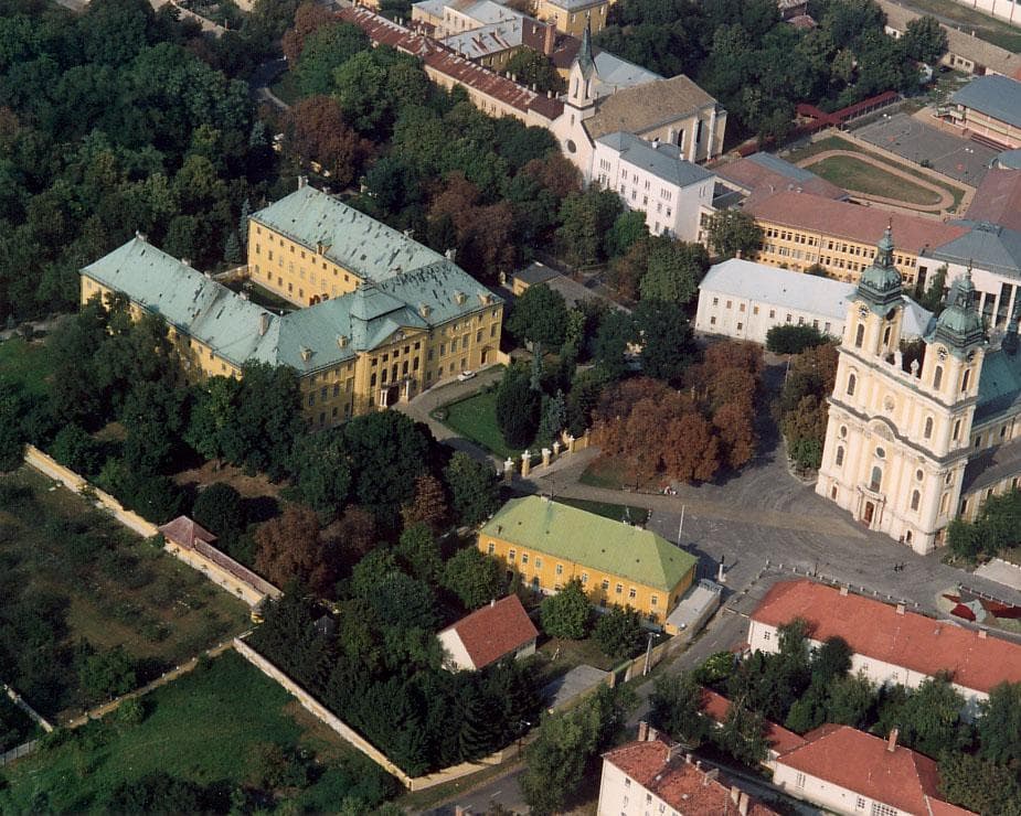 卡洛查, 匈牙利