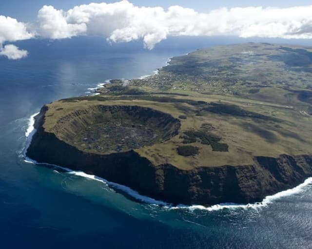 Rapa Nui - Easter Island Eco Lodge