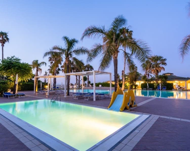 NICOLAUS CLUB LE DUNE BEACH