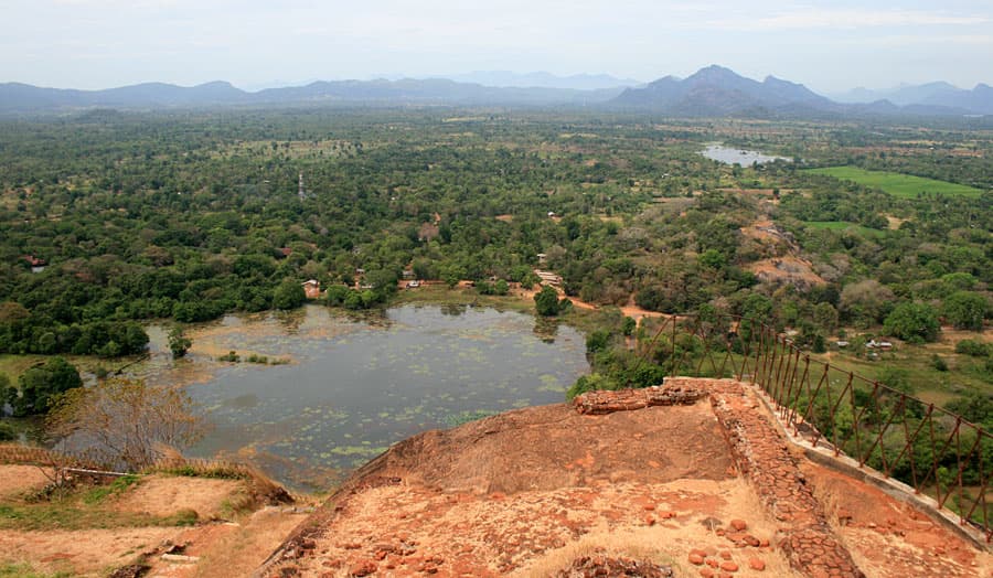Transfer-Tour West-Ostküste (Trincomalee) mit Übernachtung & Besichtigung Sigiriya