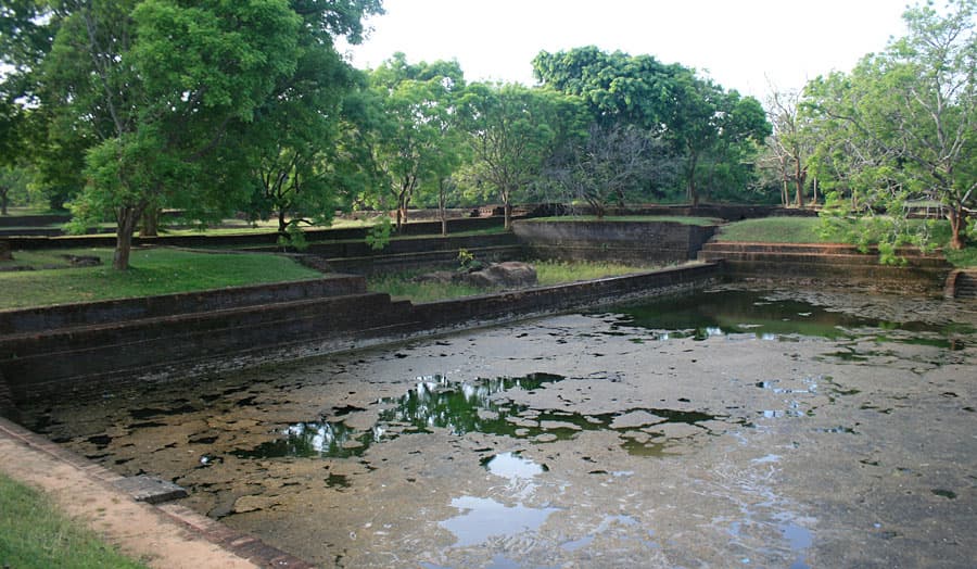 Transfer-Tour West-Ostküste (Trincomalee) mit Übernachtung & Besichtigung Sigiriya