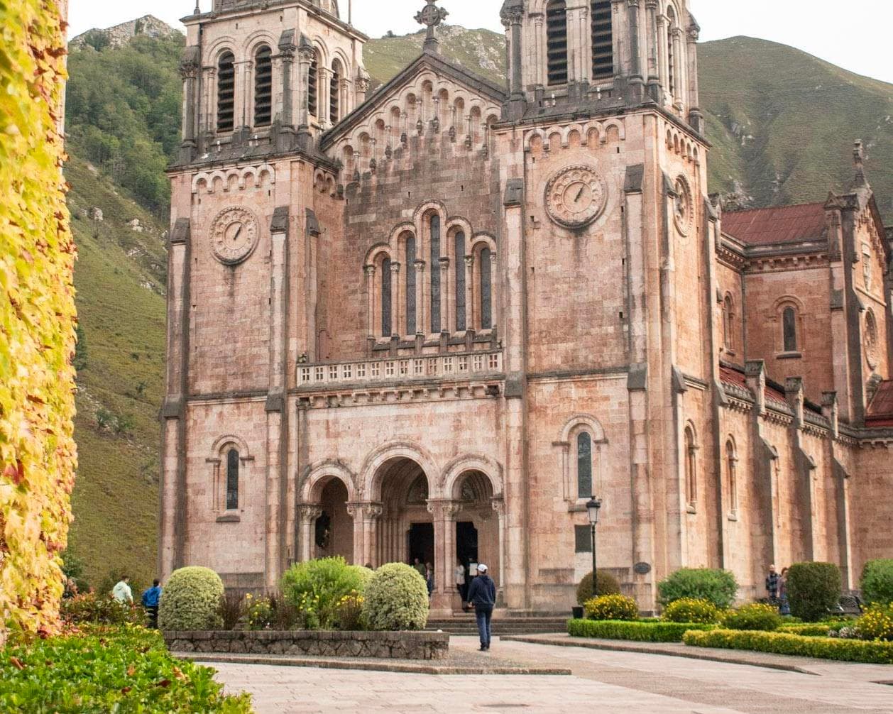 TRANSCANTABRICO GRAN LUJO - RUTA NORTE - RUTA CORTA (Santiago de Compostela-Gijón) 2026