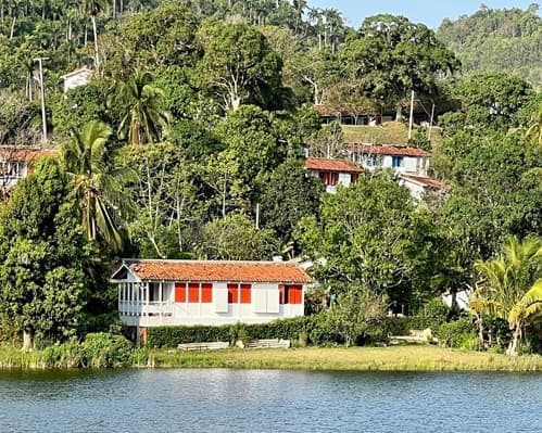 UNA PINCELADA CUBANA