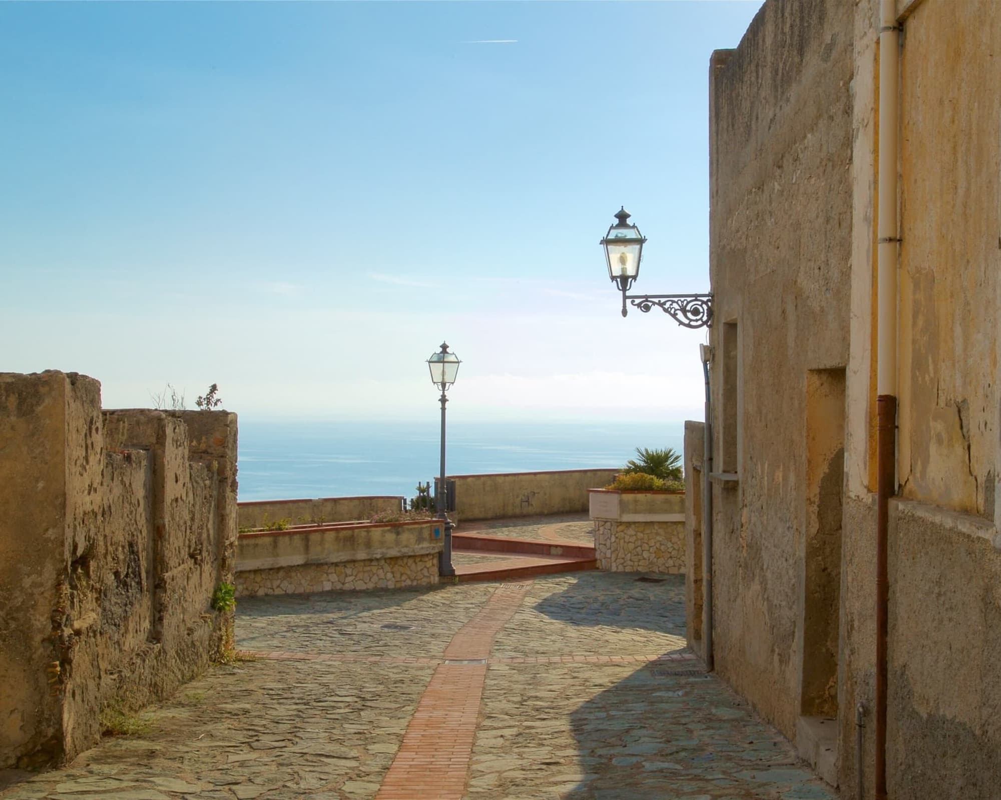CALABRIA 1 - HISTORIA, VIDA RURAL Y GASTRONOMIA ENTRE MAR Y MONTAÑA 2026