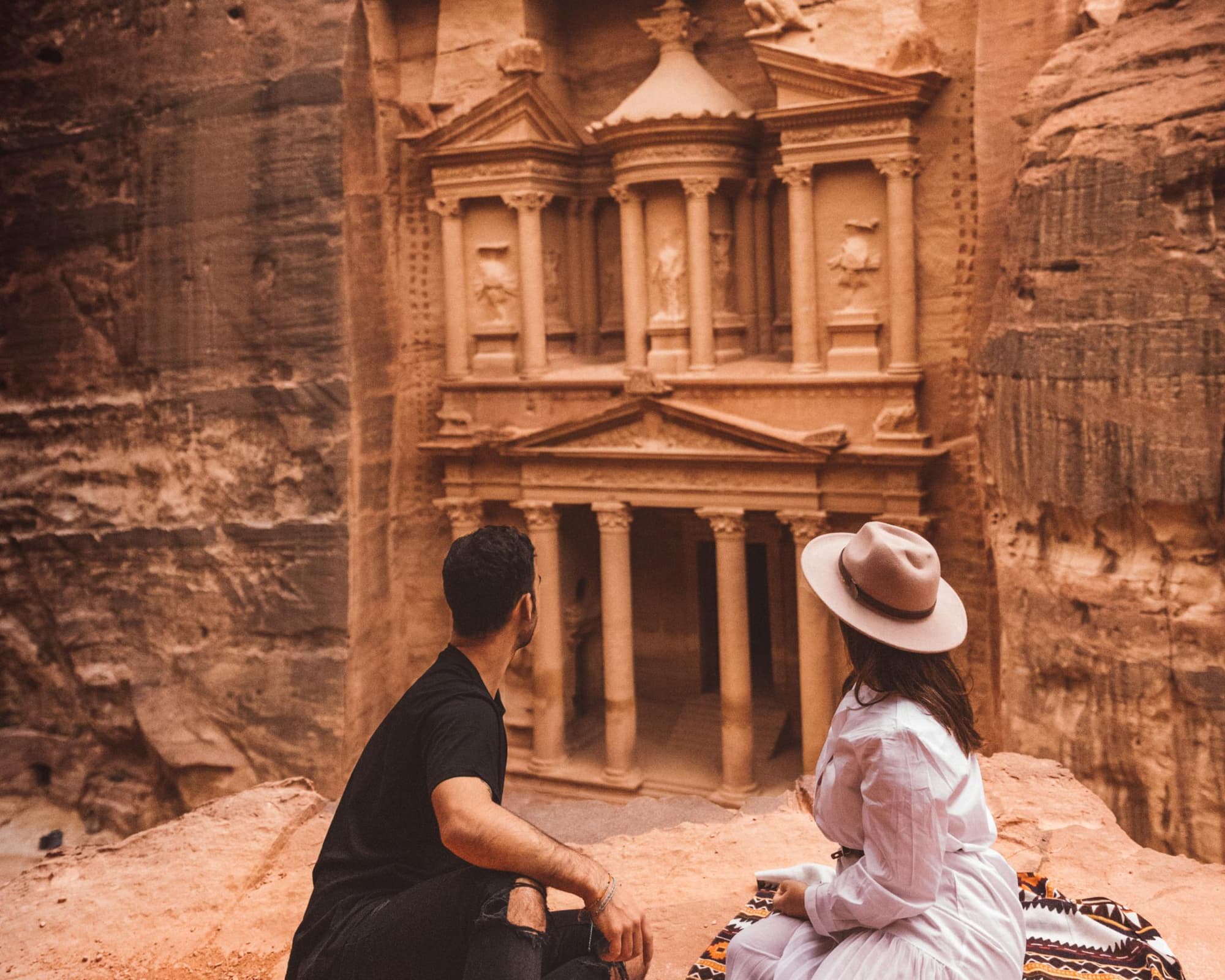 Explora Jordania a cada paso. Camina a Petra y al Mar Muerto