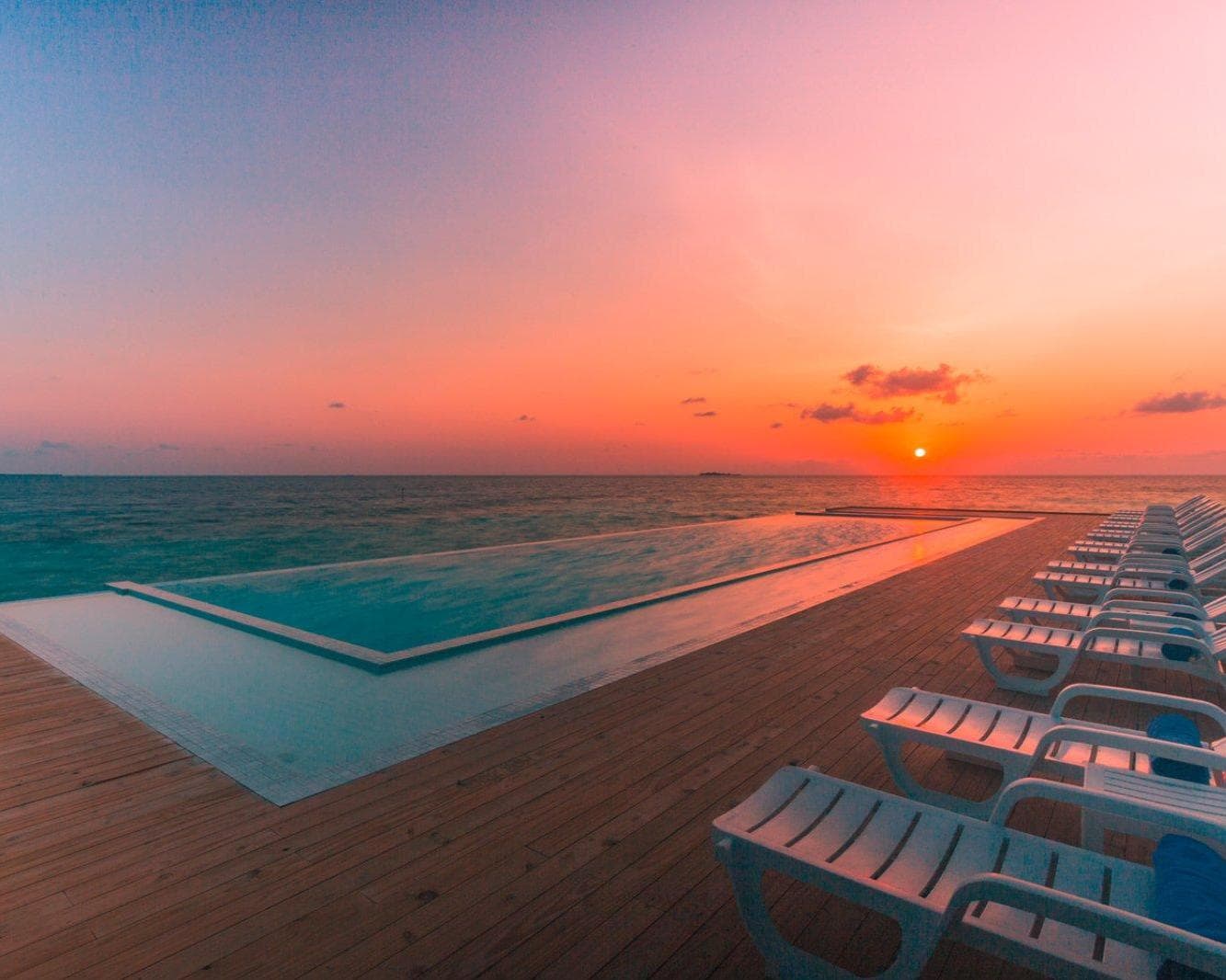MALDIVE: SEACLUB SANDIES BATHALA RESORT