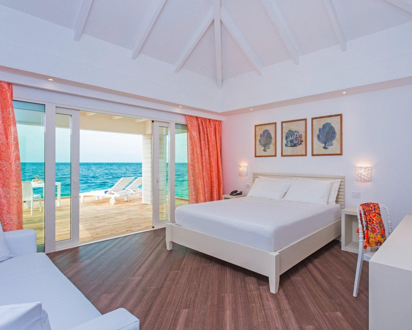 MALDIVE: SEACLUB SANDIES BATHALA RESORT
