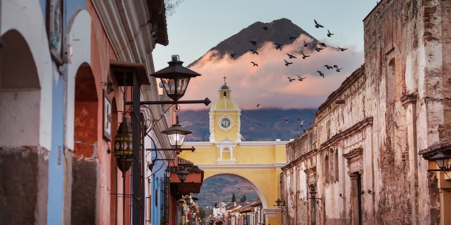DÍA 1 • CIUDAD DE GUATEMALA – ANTIGUA GUATEMALA
