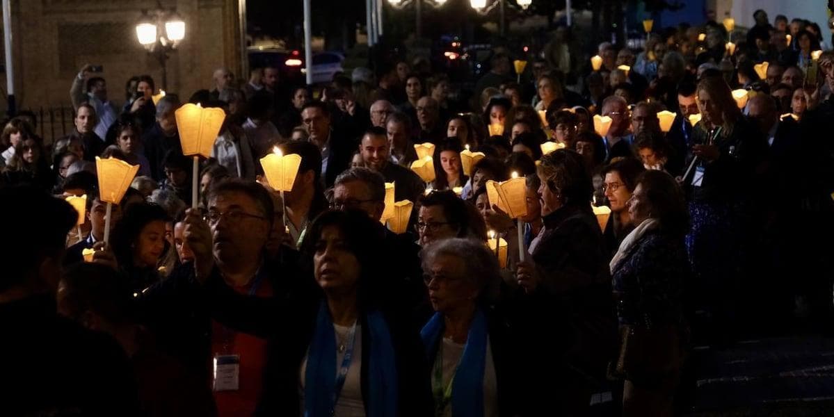Día 13º: (viernes) PARÍS - LOURDES