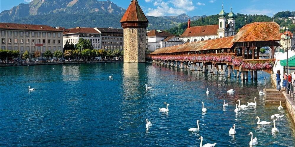 DÍA 10 ZÚRICH • LUCERNA • VADUZ • MÚNICH (Lunes) 