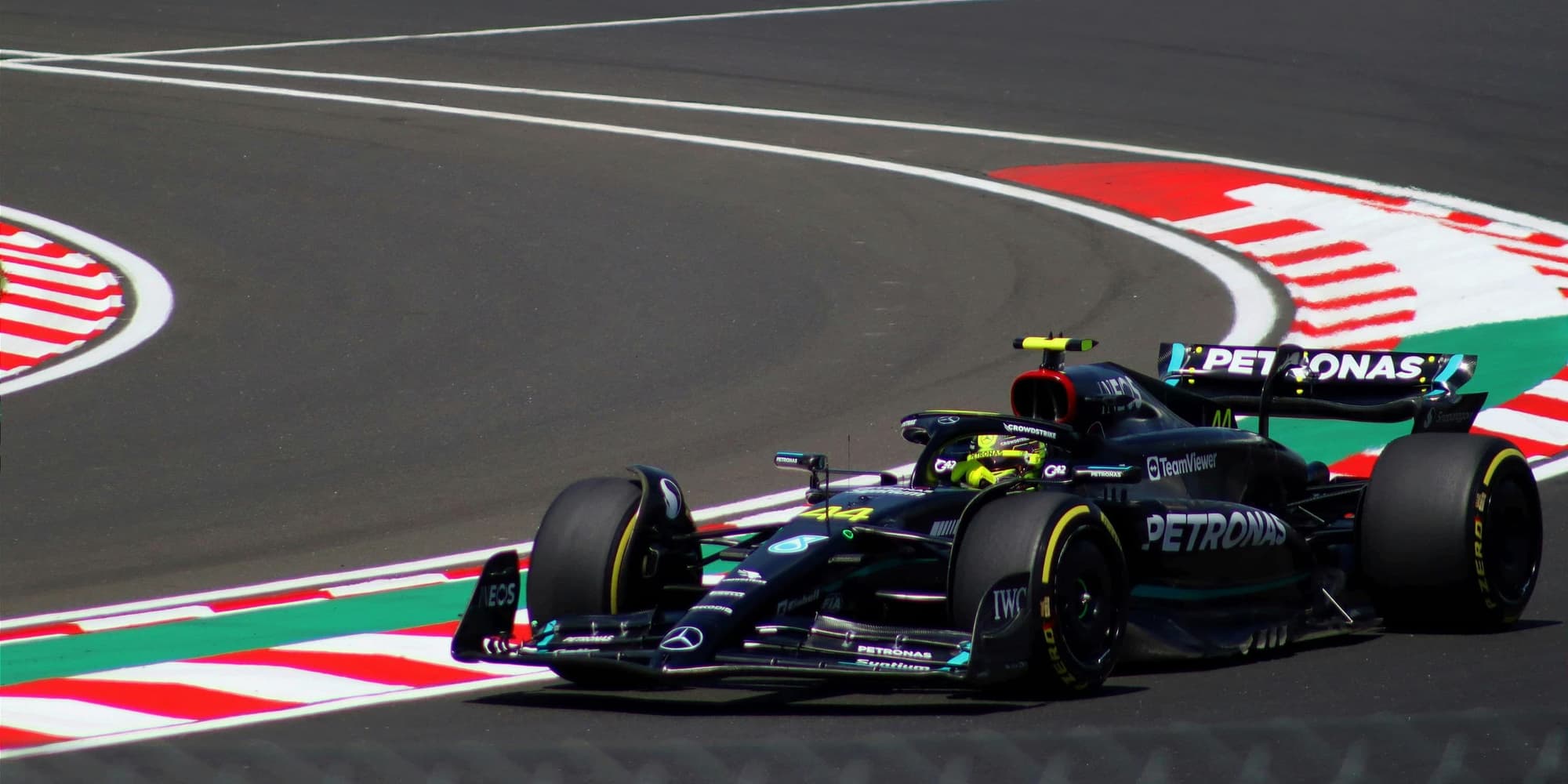 05 DIC (SABADO) – TRASLADO EN REGULAR HACIA EL CIRCUITO DE LA F1 DE ABU DHABI + ENTRADAS A LA CARRERA INCLUIDA