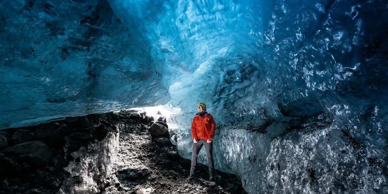DAY 2: JOKULSARLON GLACIER LAGOON & ICE CAVING