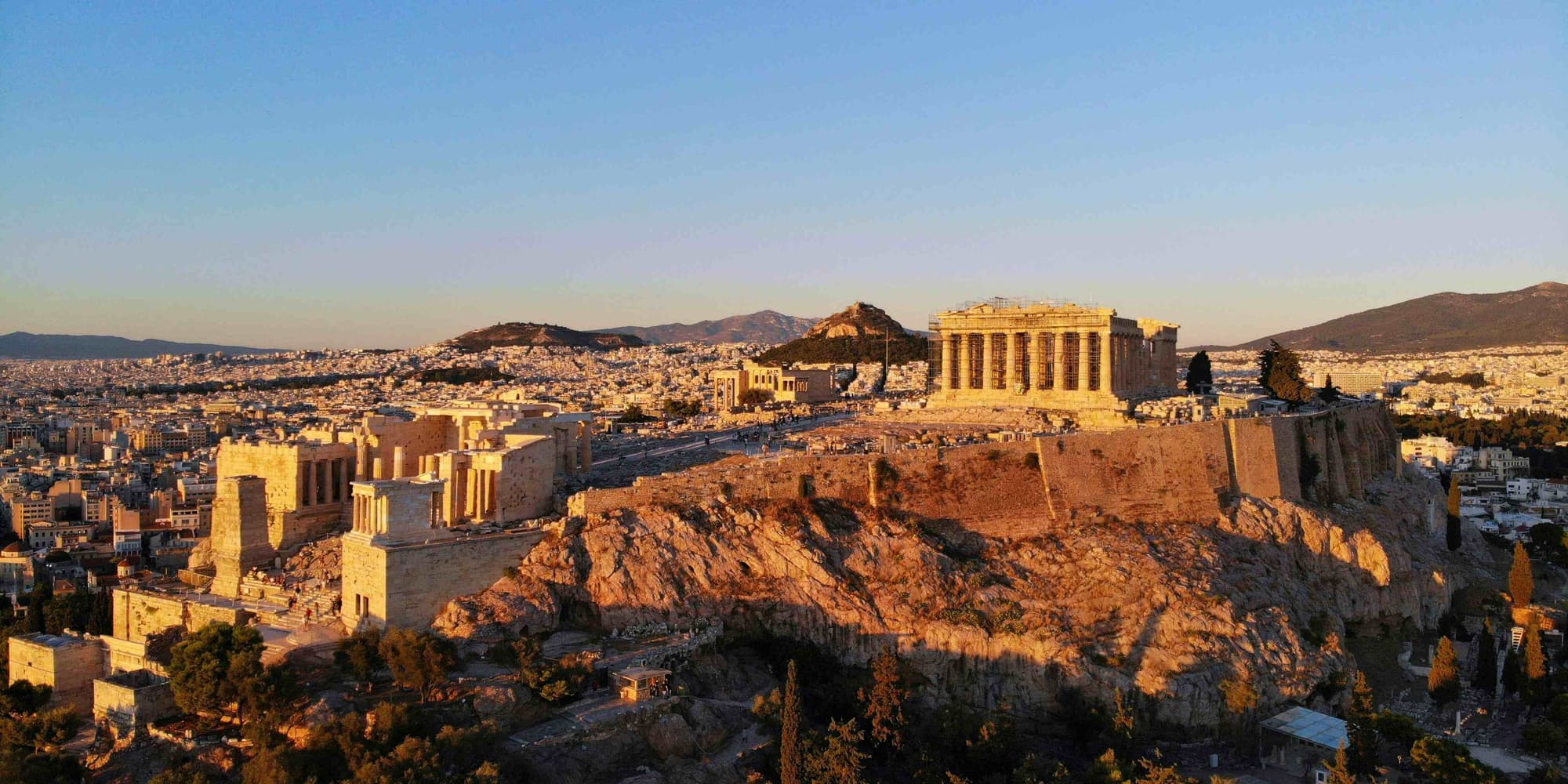 DÍA 01 (JUEVES) ATENAS