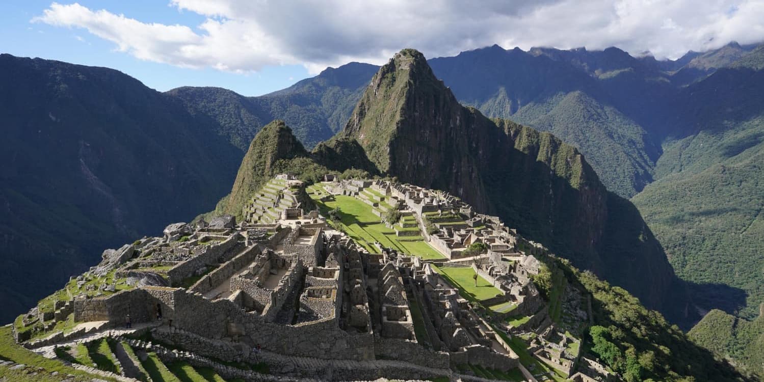 DAY 6 • SACRED VALLEY – MACHU PICCHU – CUSCO