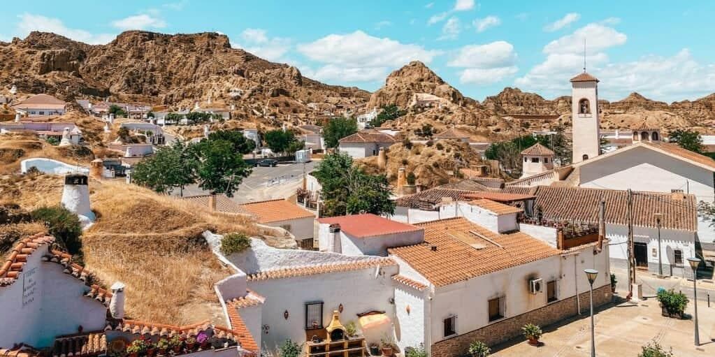 Dia 2 - Exploração de Guadix, Sierra Nevada e Granada Noite